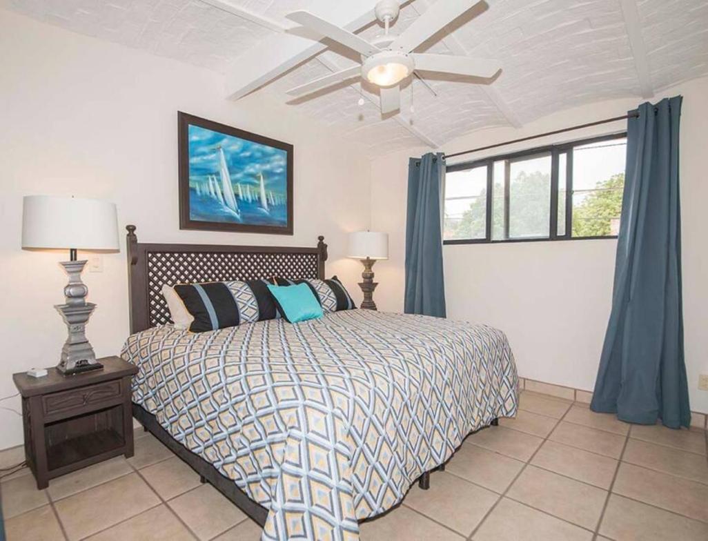 Enjoy Ac In Our Guest Room At Inn Ajijic Buitenkant foto